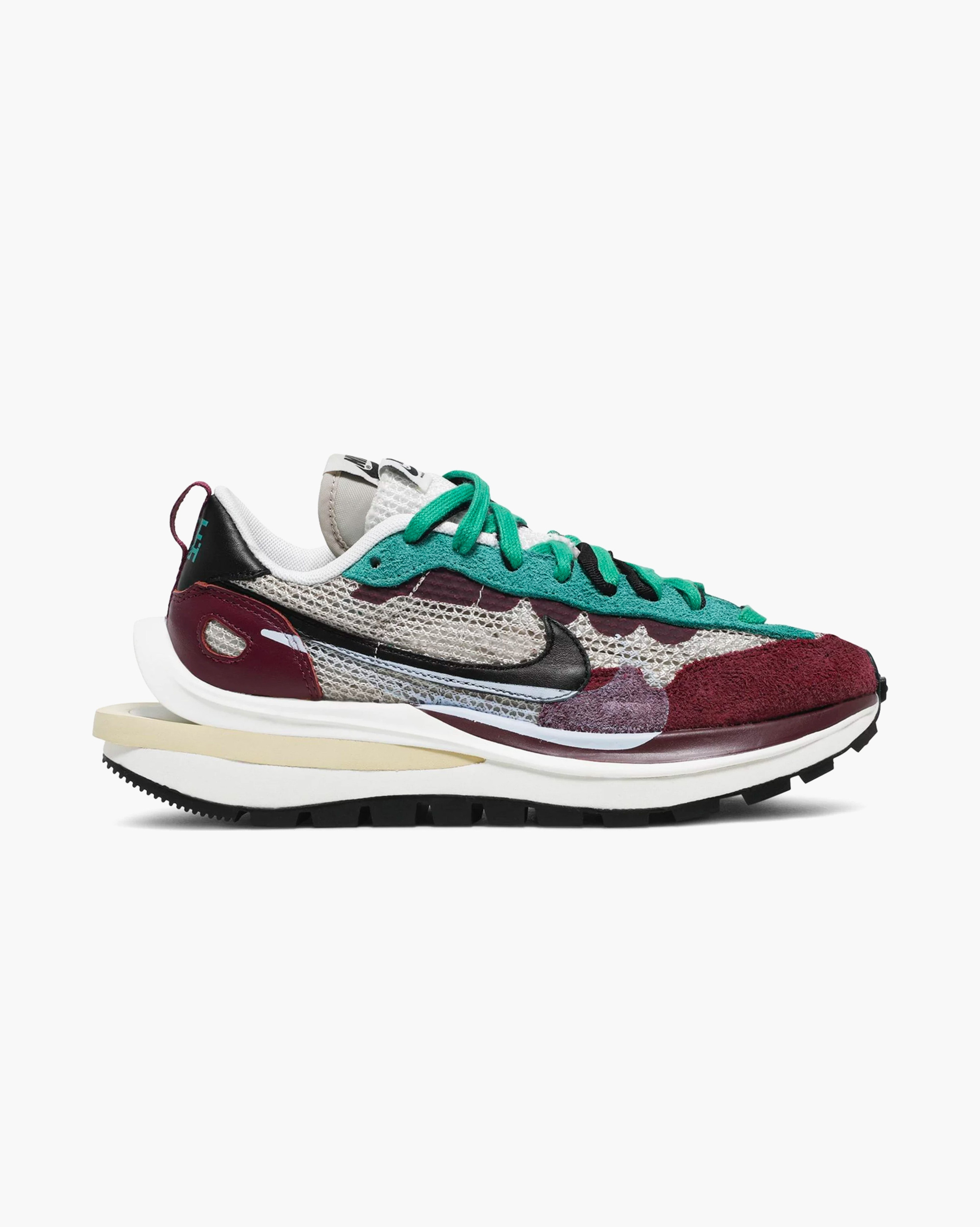 Nike Vaporwaffle sacai Villain Red Neptune Green