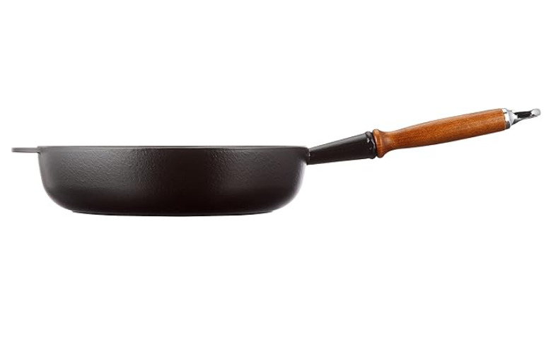 Sauteuse 28cm en fonte émaillée noire avec manche en bois