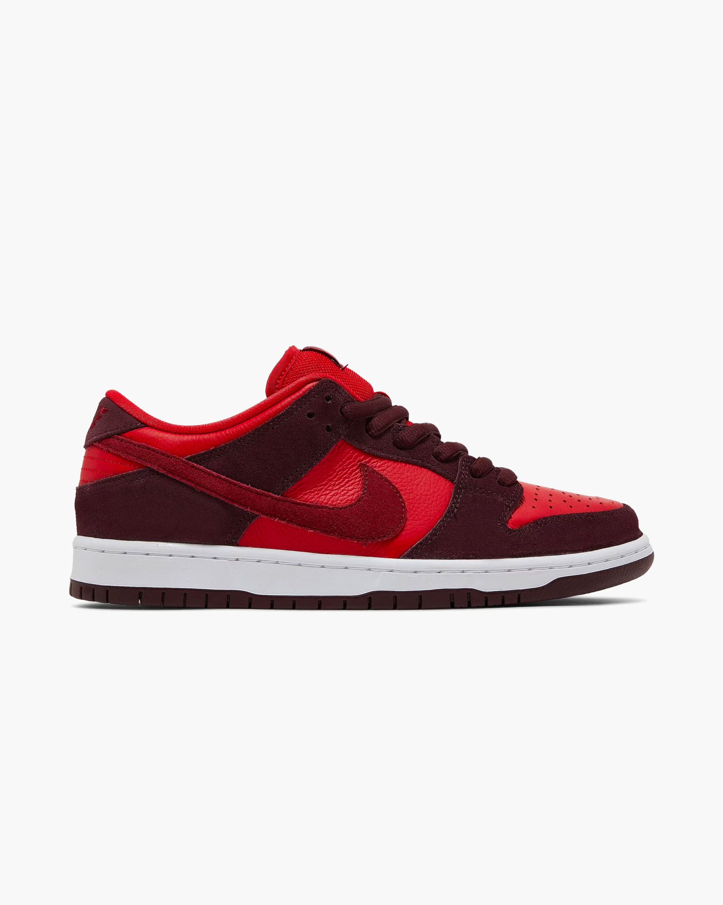 Nike Dunk SB Low Cherry