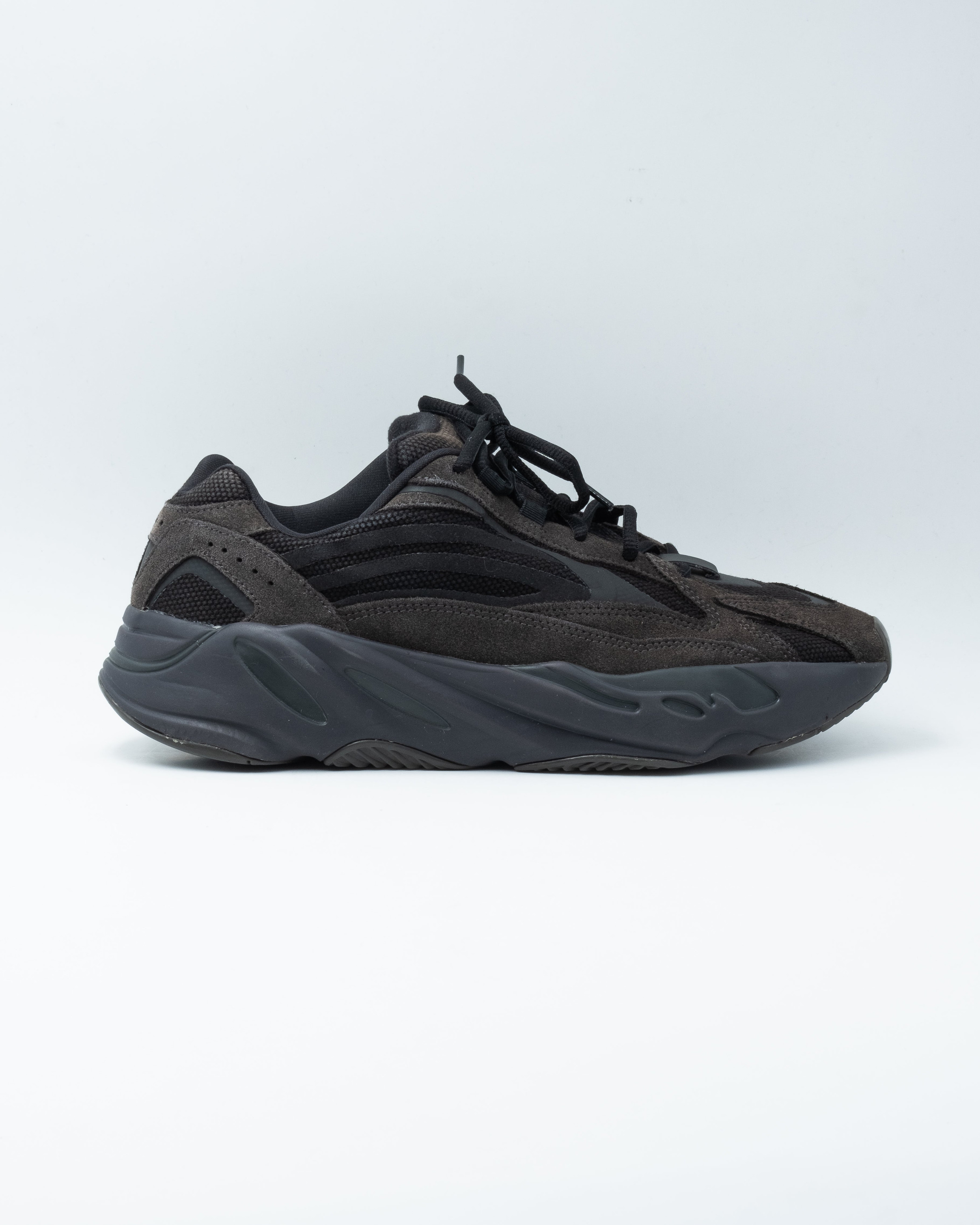 Adidas Adidas Yeezy Boost 700 V2 Vanta