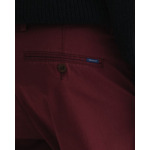 Pantalon chino slim fit en sergé