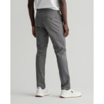 Pantalon chino slim fit en sergé