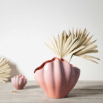 Perlemor Home - Un vase design rose, en porcelaine haut de gamme