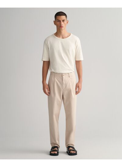 SLIM TAPERED PLEATED TWILL CHINOS