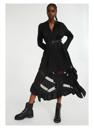 Robe noire longue plissée à volants