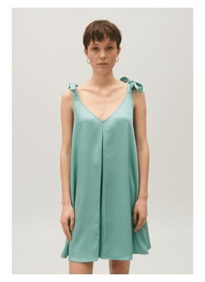 Robe courte satinée vert d'eau